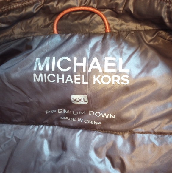 Michael Kors Men's Down Puffer Coat - Picture 5 of 5